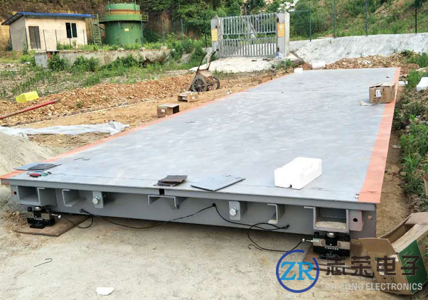 [采購新聞]有一批電子地磅秤于12月4日出售給東一環(huán)快速路建設工程