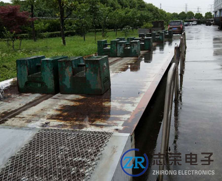 7月13日上門維修浙江鉅元建設工程地磅突發(fā)故障